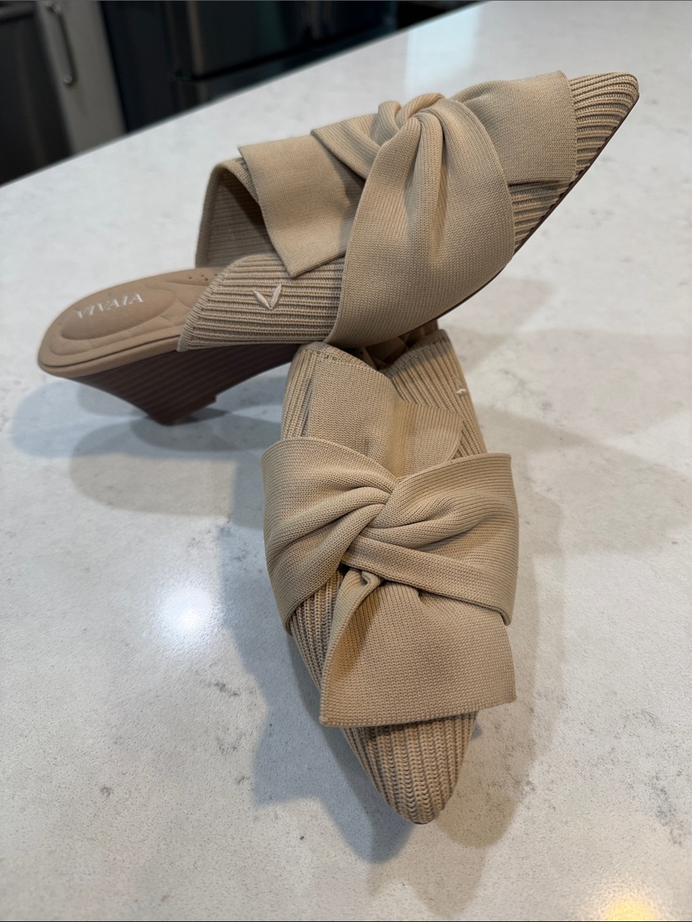 Vivaia Yaffa Pro Pointed-Toe Knot Sandals in almond Size 37.5 or 7/7.5 NEW